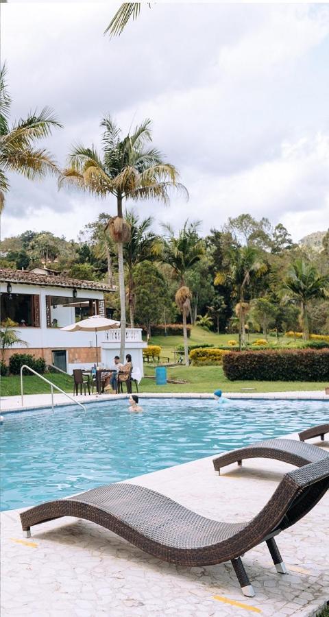 雷蒂罗 Club Campestre Hacienda Fizebad酒店 外观 照片