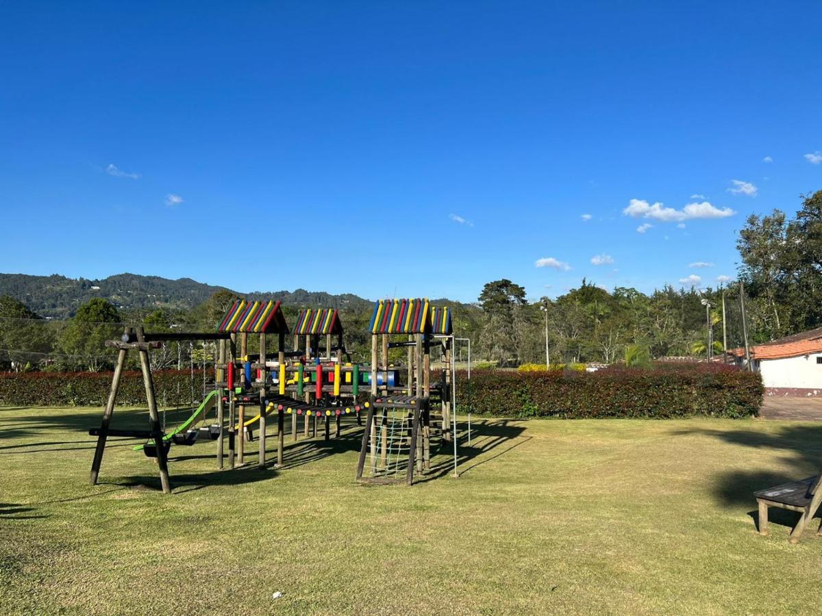 雷蒂罗 Club Campestre Hacienda Fizebad酒店 外观 照片